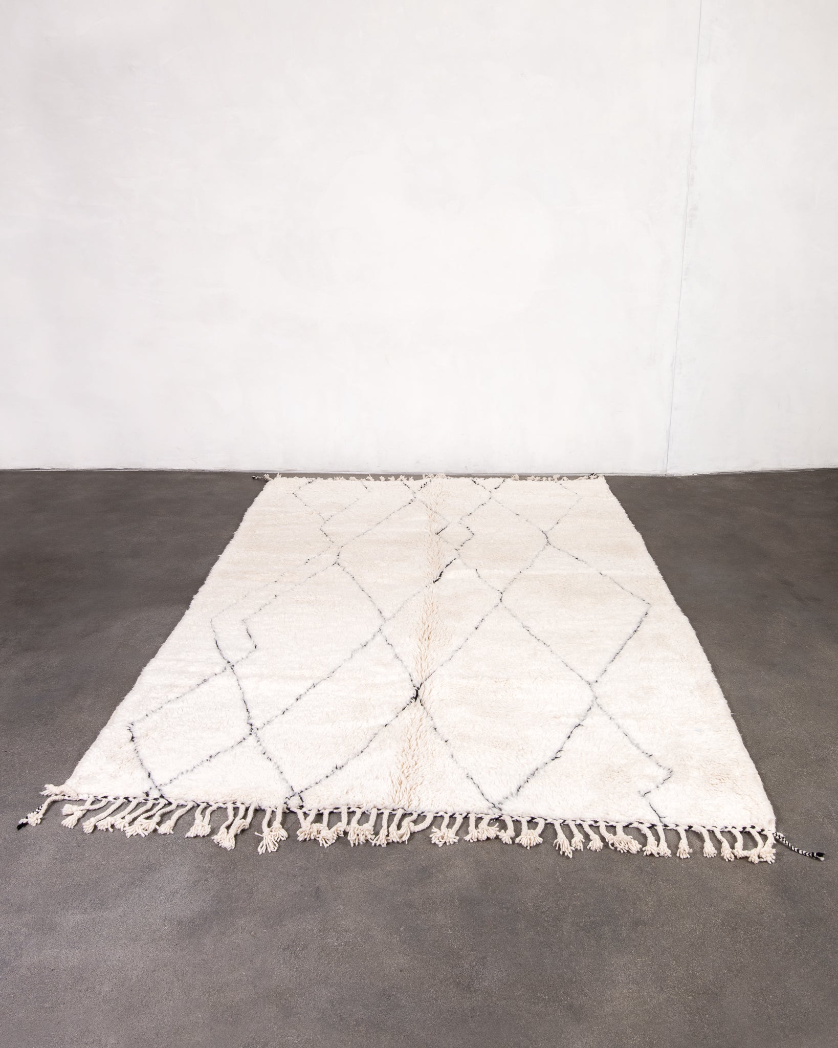 Modern designer handcrafted Berber rug from morocco Beniourain with beautiful colors and patterns